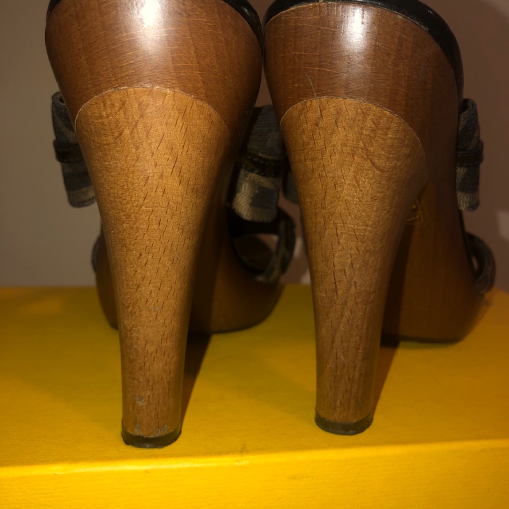 Fendi - Picture 7 of 12